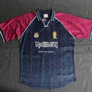 🎸 West Ham 1999. Brave New World azul. West Ham x Iron Maiden.