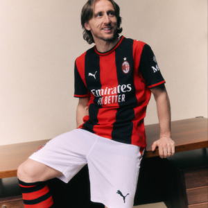 Milan titular 2026/27. Player Versión