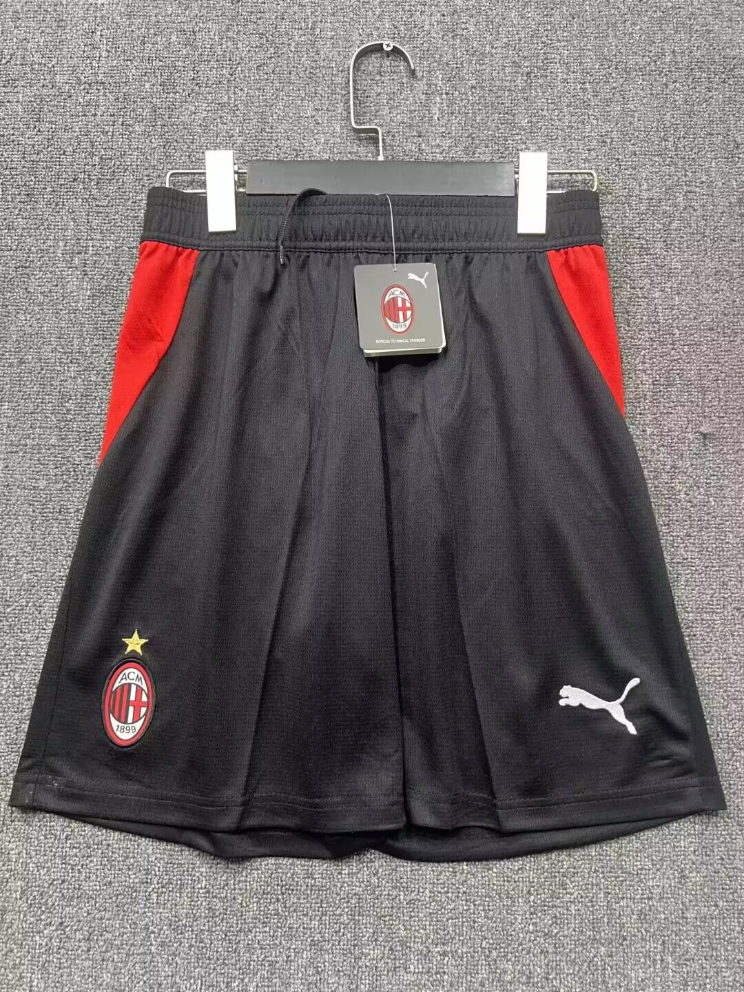 Short Milan titular 2026/27. Versión jugador